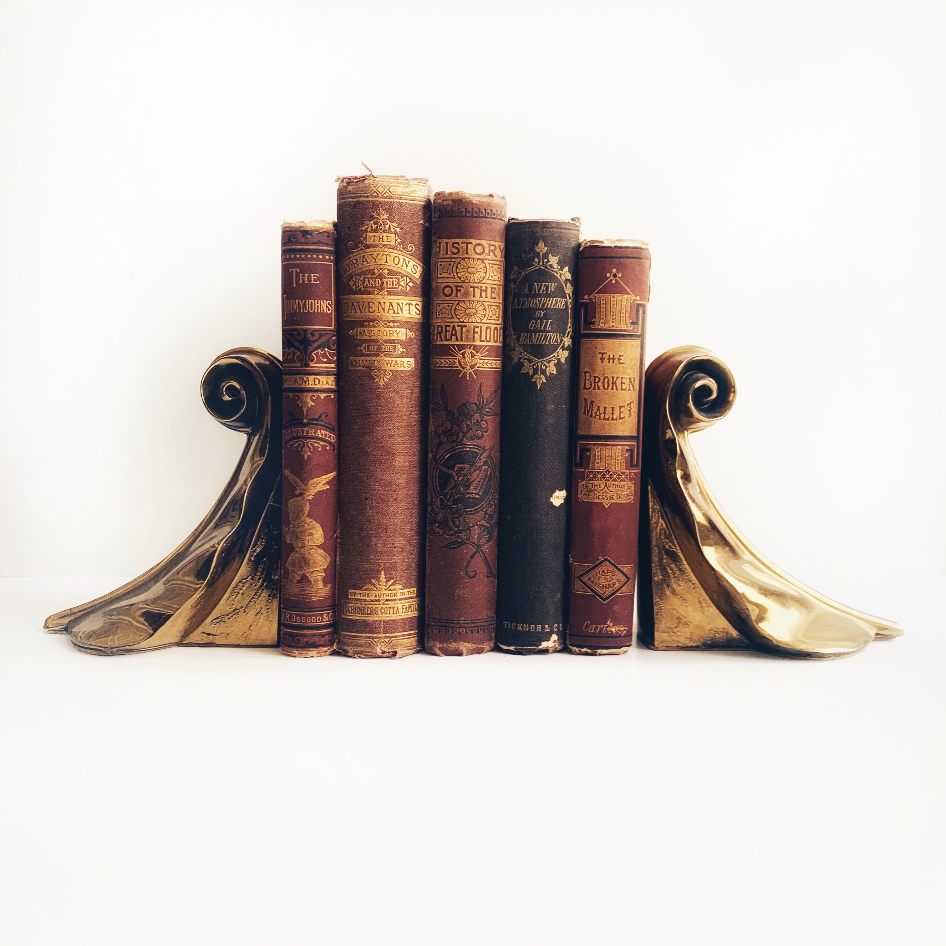 トールペイント作品　Antique Books Decorative Gilded Antique Book Set – Honey Bee Mill