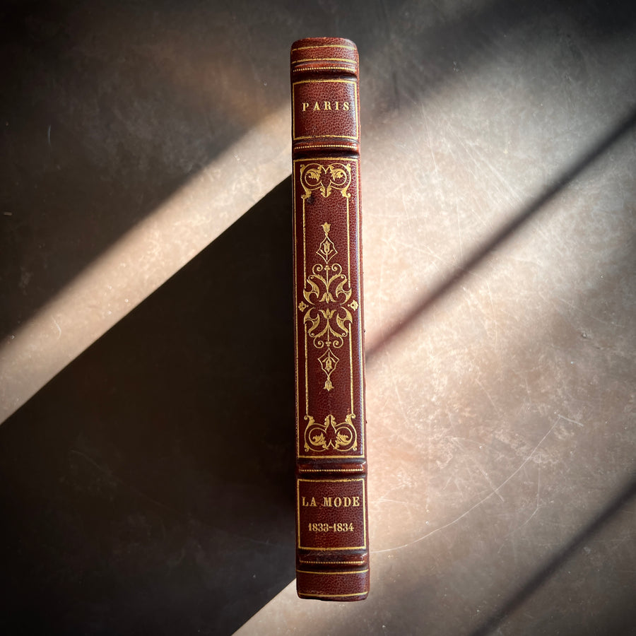 La Mode de Paris: Bulletin Officiel Des Modes (1833-1834) | Hand-Colored Plates