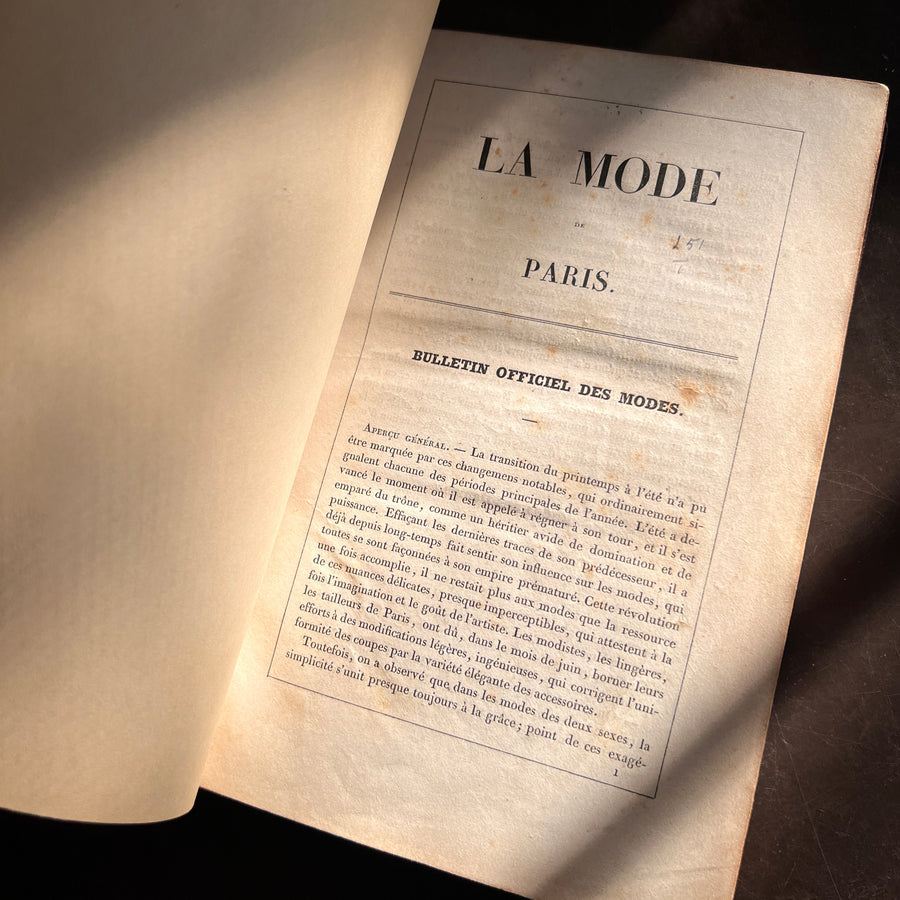 La Mode de Paris: Bulletin Officiel Des Modes (1833-1834) | Hand-Colored Plates