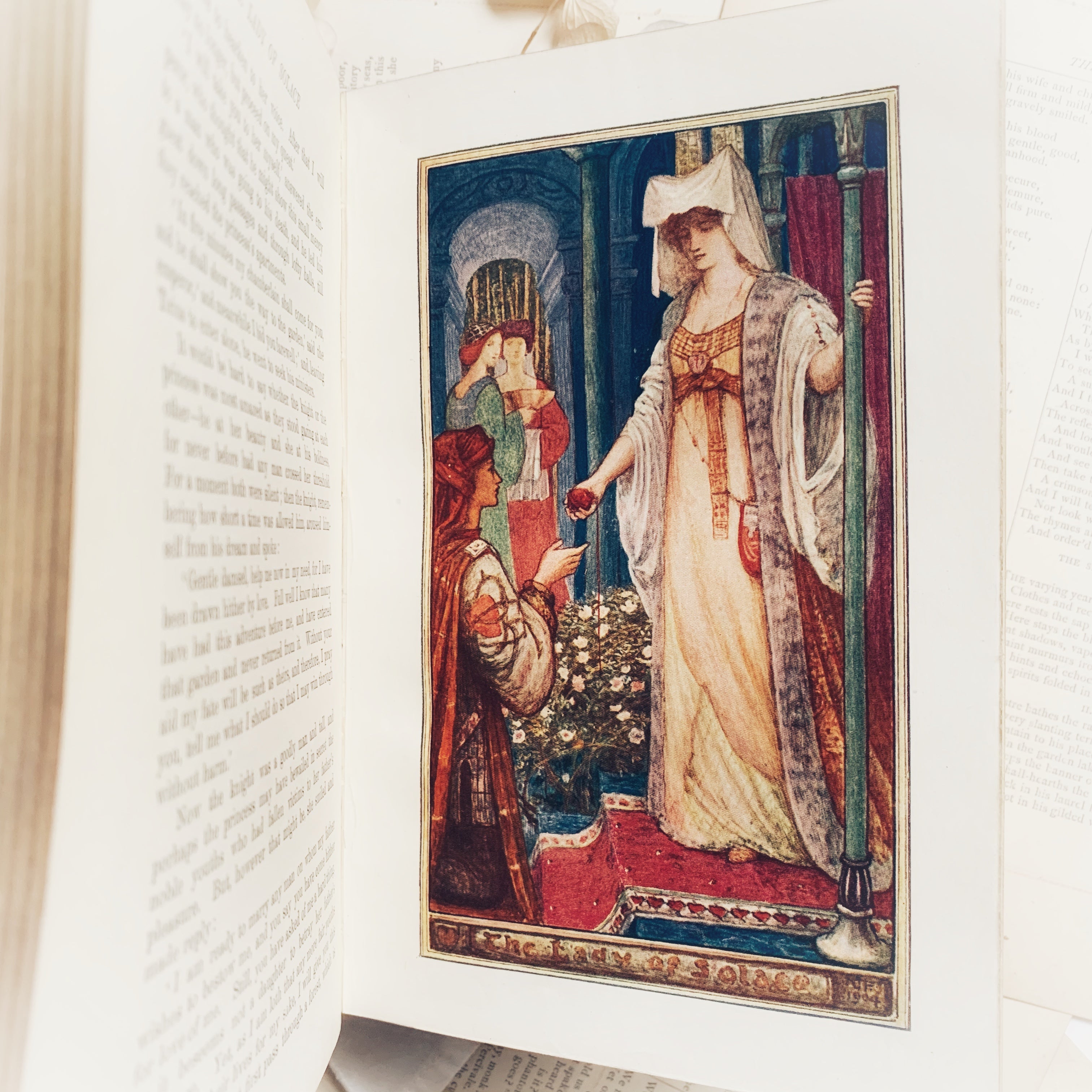 1905 - The Red Book of Romance, First Edition – Honey Bee Mill